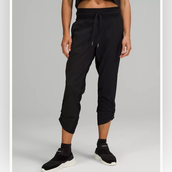 lululemon athletica Pants - Lululemon Dance Studio Mid-Rise Cropped Pant Size 6